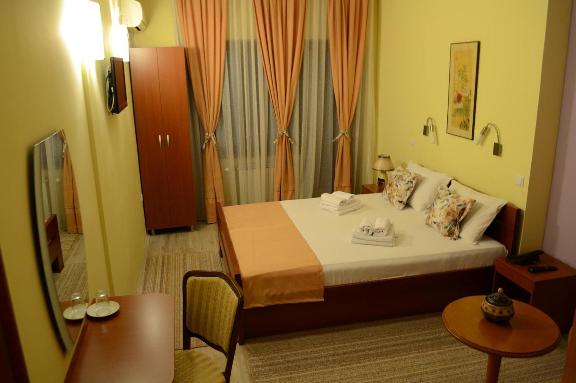 Hotel Pine Скопье Номер фото