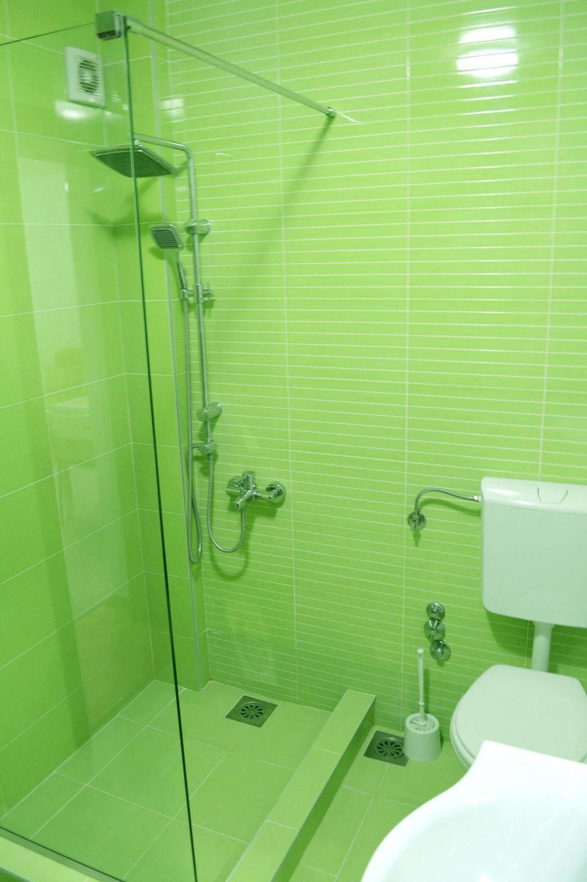 Hotel Pine Скопье Экстерьер фото
